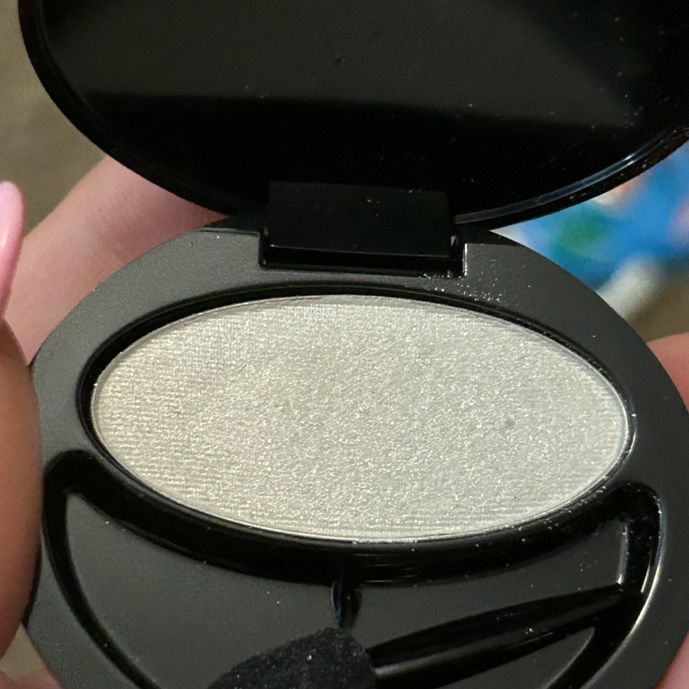 Avon True Color Eyeshadow Single. Iced Silver